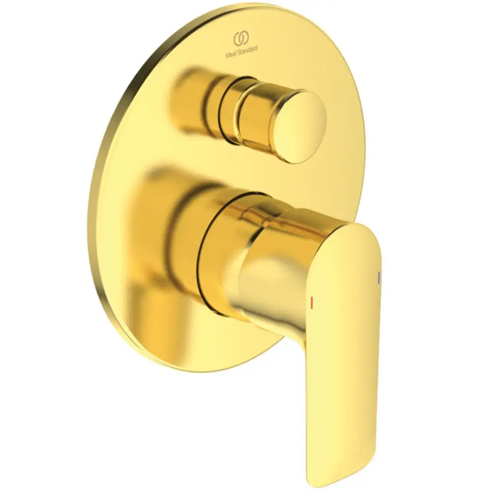 Wandmontierte Armatur in Goldoptik mit zwei Bedienelementen. Die Marke Ideal Standard ist im Design erkennbar. Simplistisches, funktionales Aussehen.